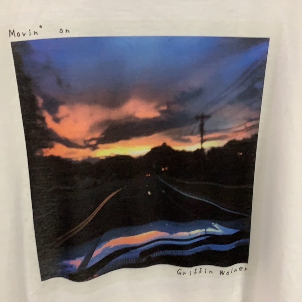 Gildan Women’s T-shirt “Movin’ On” Griffin Wolner Size Lg, good condition